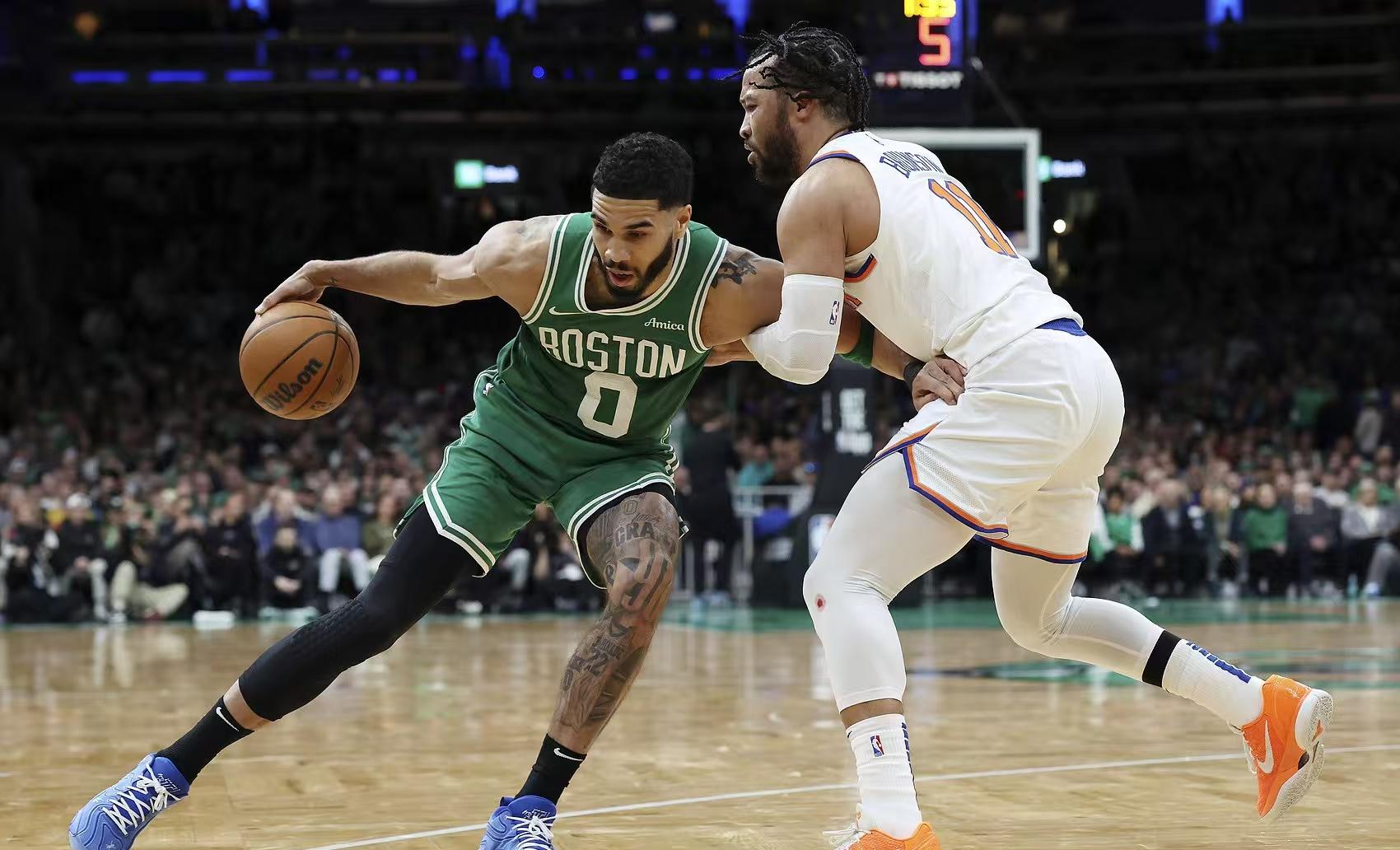 包含塔图姆关键节点势不可挡，美国队带队取胜！的词条